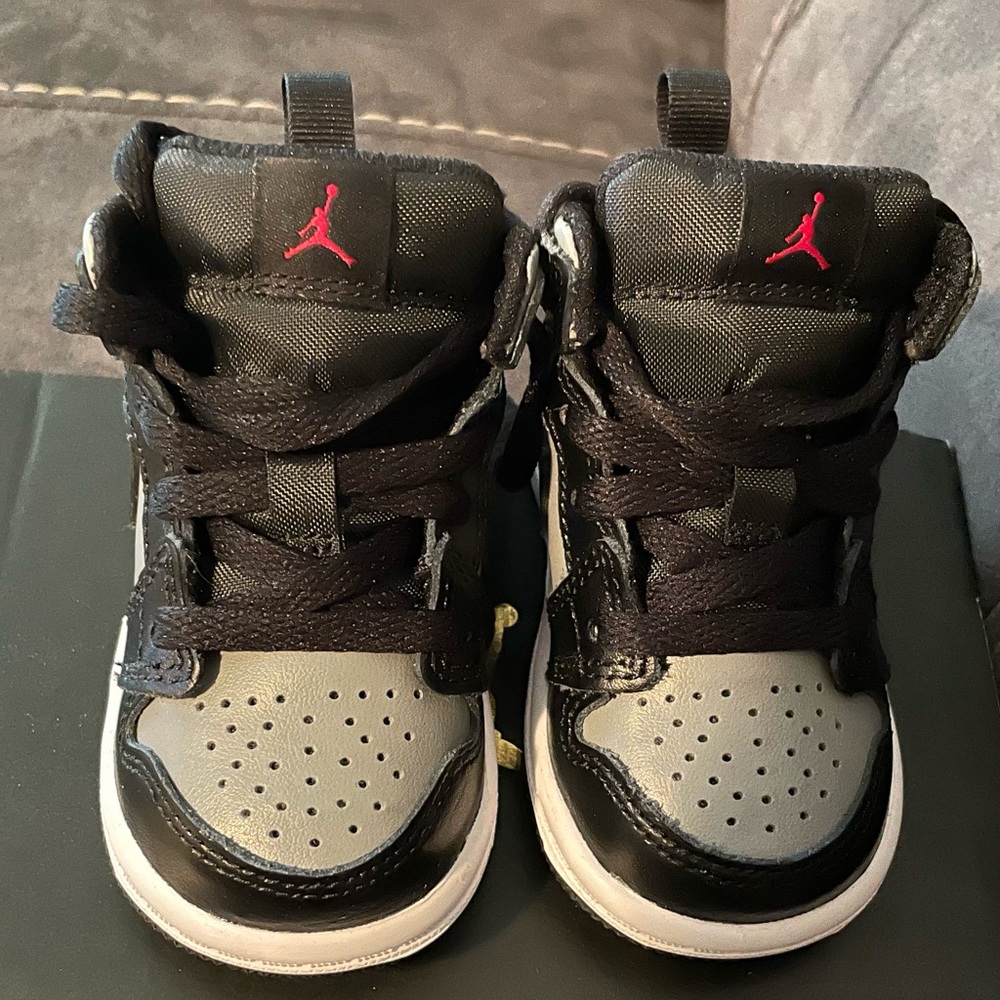 Jordan 1 MID (Toddler - 3C)